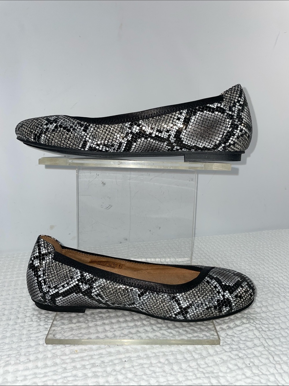 VIONIC SNAKESKIN PRINT FLATS FTL-07-056 - Picture 2 of 7